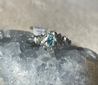 RARE! Deep Blue Aquamarine in 925 Sterling Silver